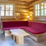Blockhaus Almhuette Wiesenglueck