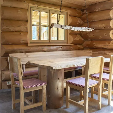 Blockhaus Almhuette Wiesenglueck * Glatten
